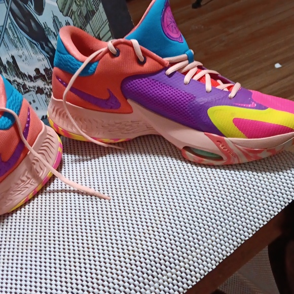 Nike zoom freak 4, size 12 multi colored - Picture 4 of 10